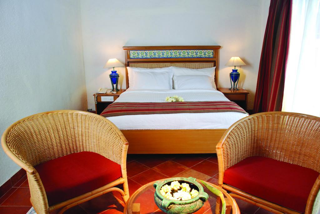 Leonia Holistic Destination Hotel Shamirpet Room photo